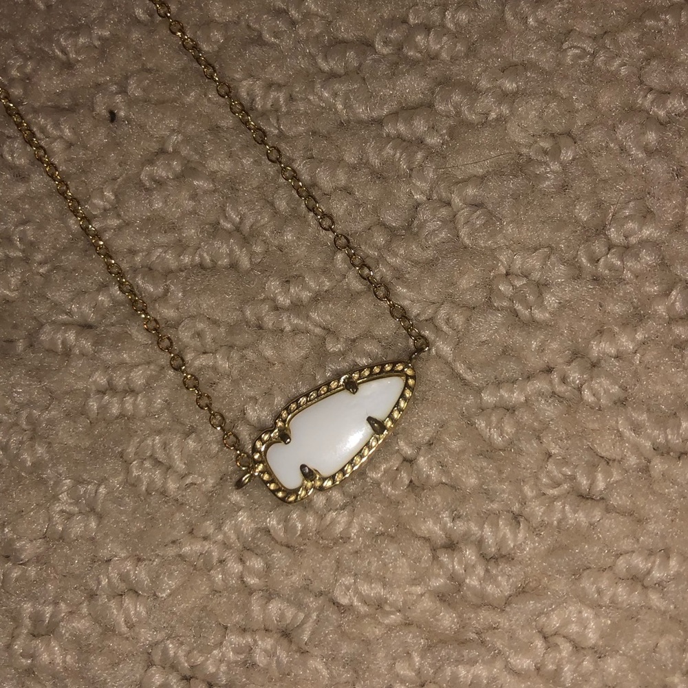 Kendra Scott pendent necklace